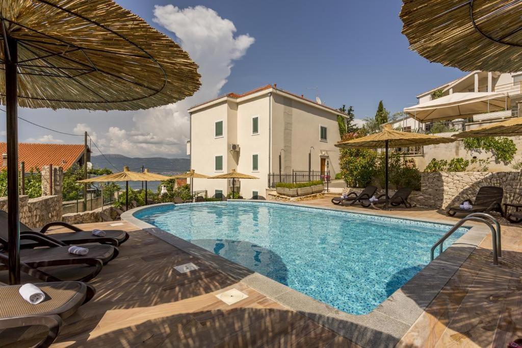 SeaEsta apartment Pool&Beach Slatine Exterior foto